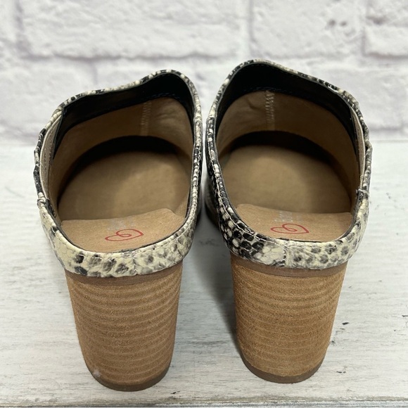New Blondo Norwich Natural Snake Leather Mules - Picture 9 of 16
